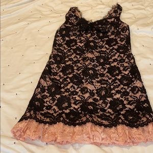 Betsy Johnson lace shift dress